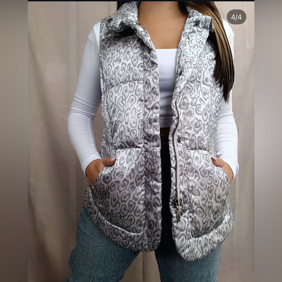 Charter Club Jackets & Blazers - Charter Club Silver Snow Leopard Puffer Jacket XL – Sleeveless with Pockets